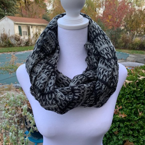 Cozy n Warm Infinity Knit Scarf - Picture 1 of 6